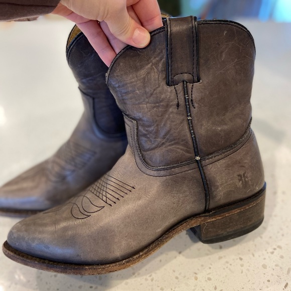 Frye Billy Short Boot - Picture 3 of 8